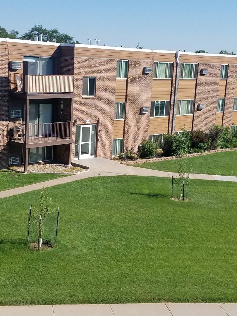 Apartment for rent at 425 E Fairlane Dr, Rapid City, SD 57701