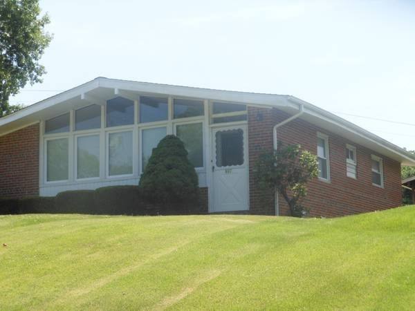 House for rent at 813 Klein Ave, Edwardsville, IL 62025