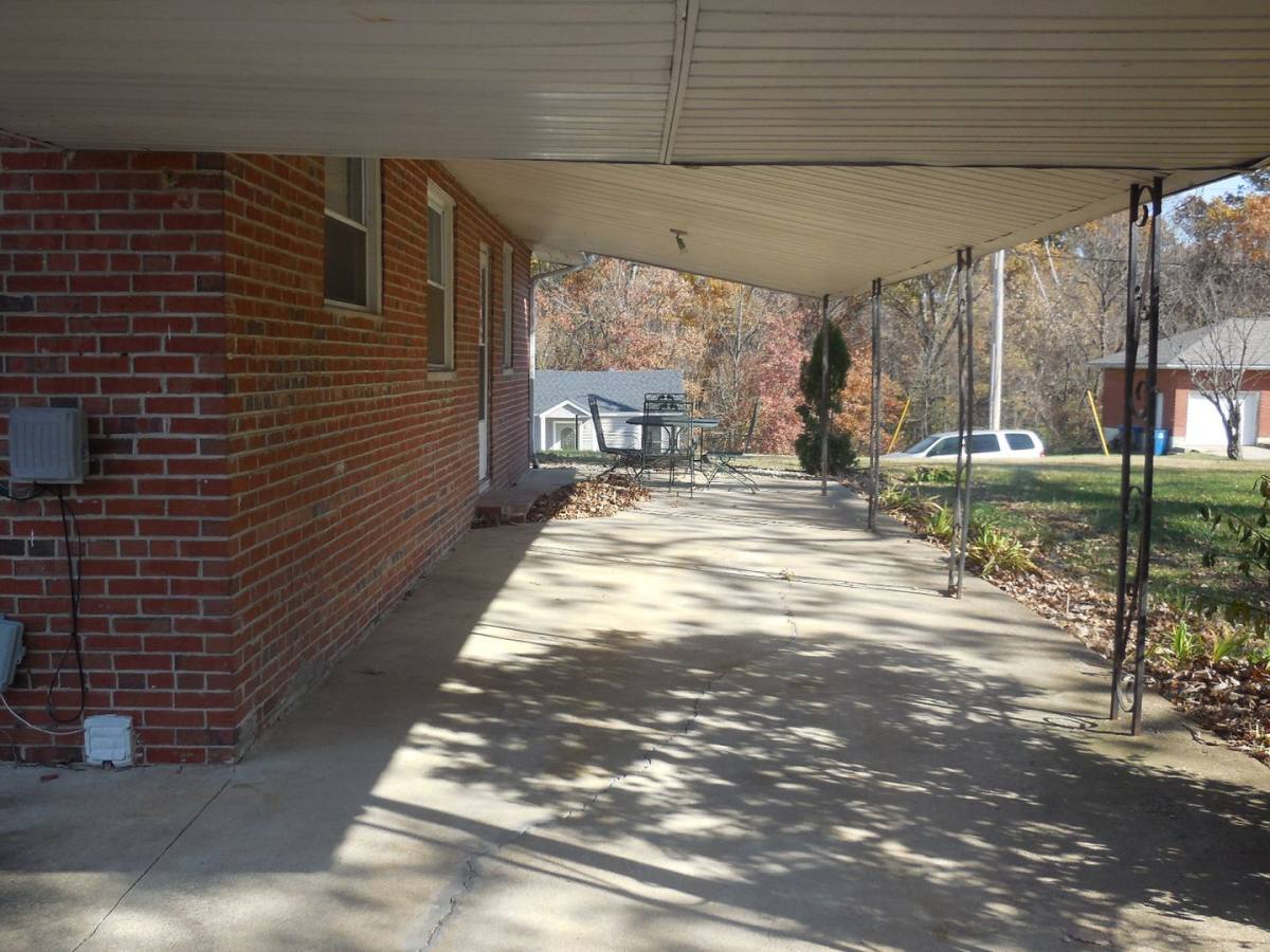 House for rent at 813 Klein Ave, Edwardsville, IL 62025