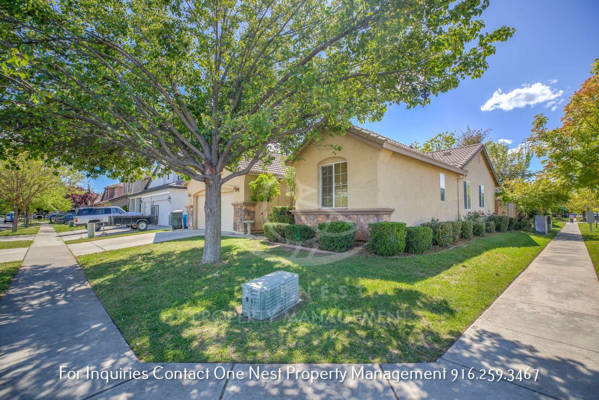 House for rent at 5698 Oakwood Dr, Marysville, CA 95901