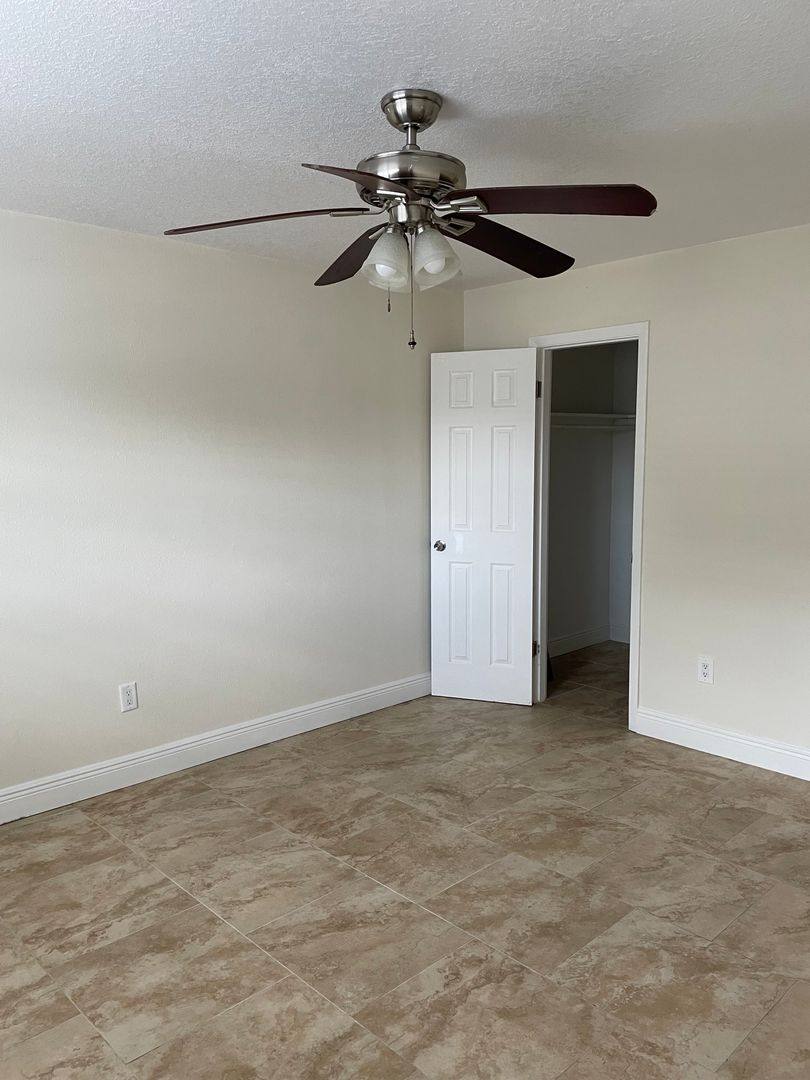 Condo for rent at 525 S Conway Rd, Orlando, FL 32807