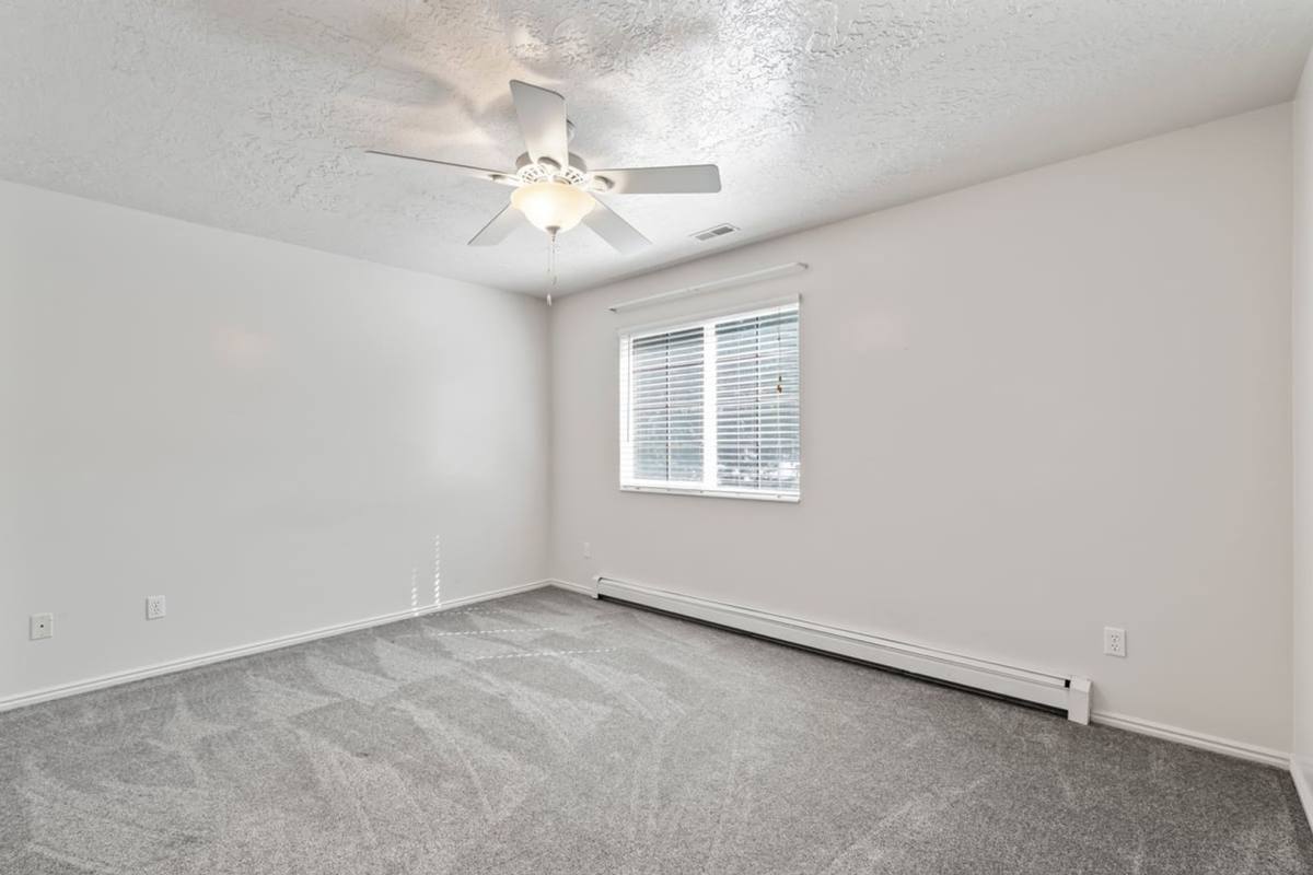 472 E 2100 N, Ogden, UT 84414 - Townhouse for Rent - Image 9