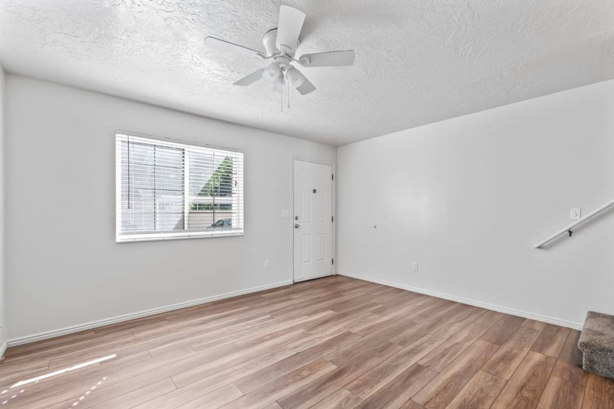 472 E 2100 N, Ogden, UT 84414 - Townhouse for Rent - Image 5