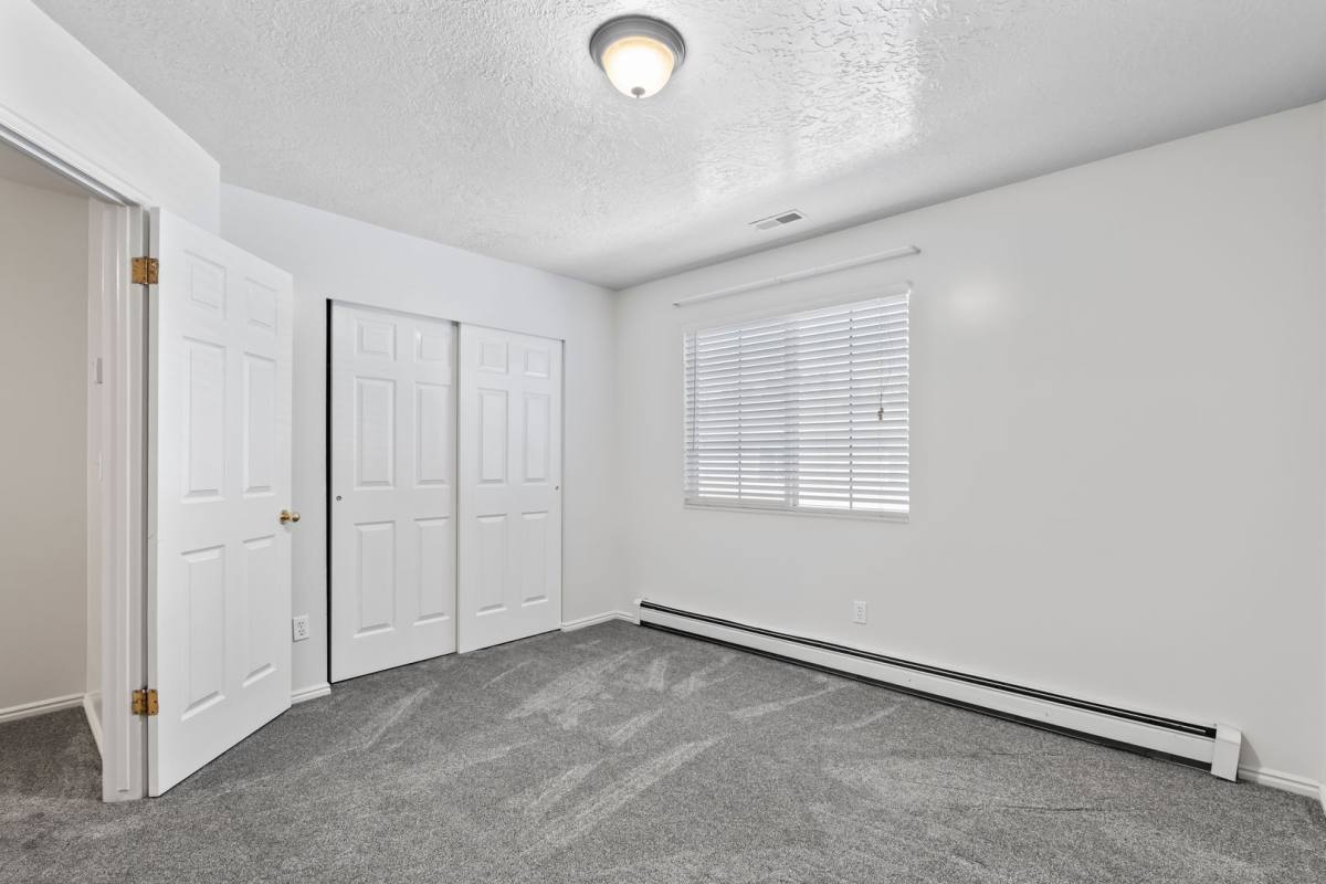 472 E 2100 N, Ogden, UT 84414 - Townhouse for Rent - Image 8