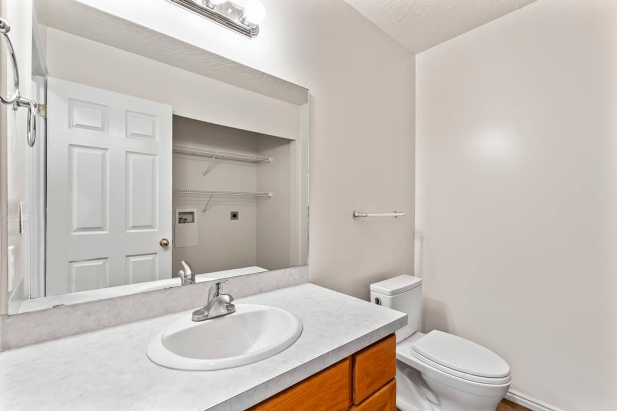 472 E 2100 N, Ogden, UT 84414 - Townhouse for Rent - Image 10