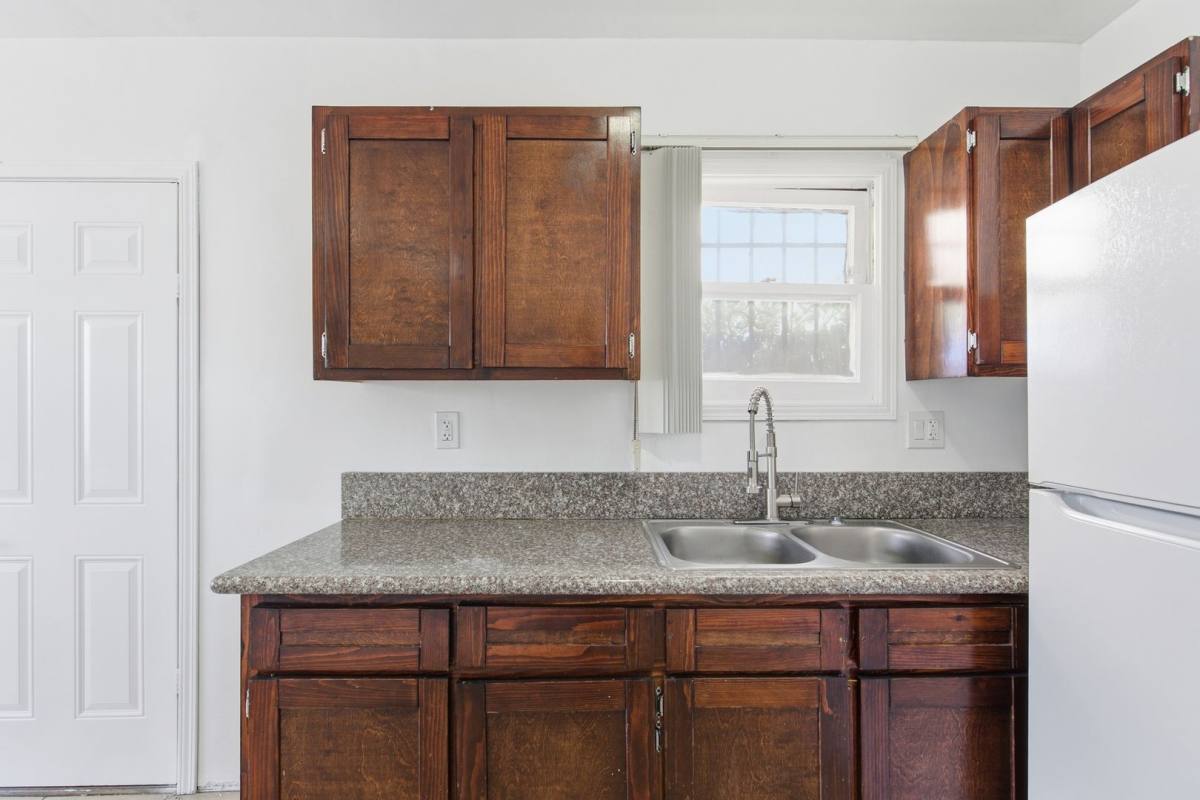 Apartment for rent at 534-536 E Hyde Park Place, Inglewood, CA 90302