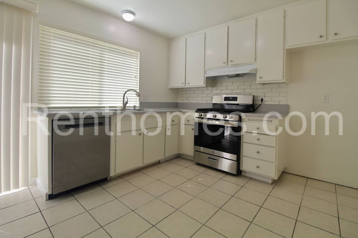 House for rent at 8957 Bogata Circle, San Diego, CA 92126