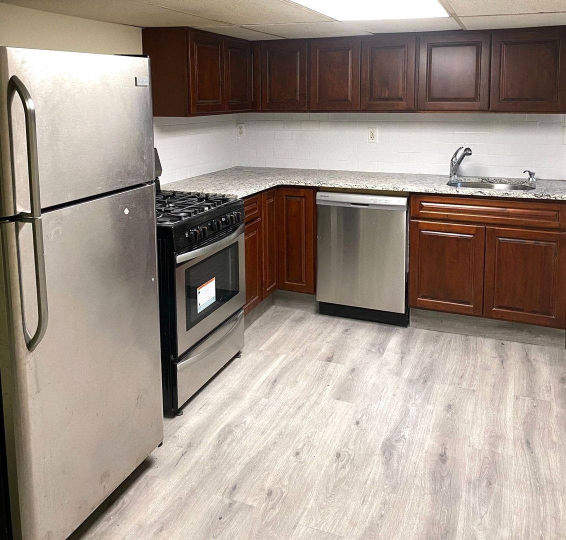 Apartment for rent at 114 Glenwood Ave, Jersey City, NJ 07306