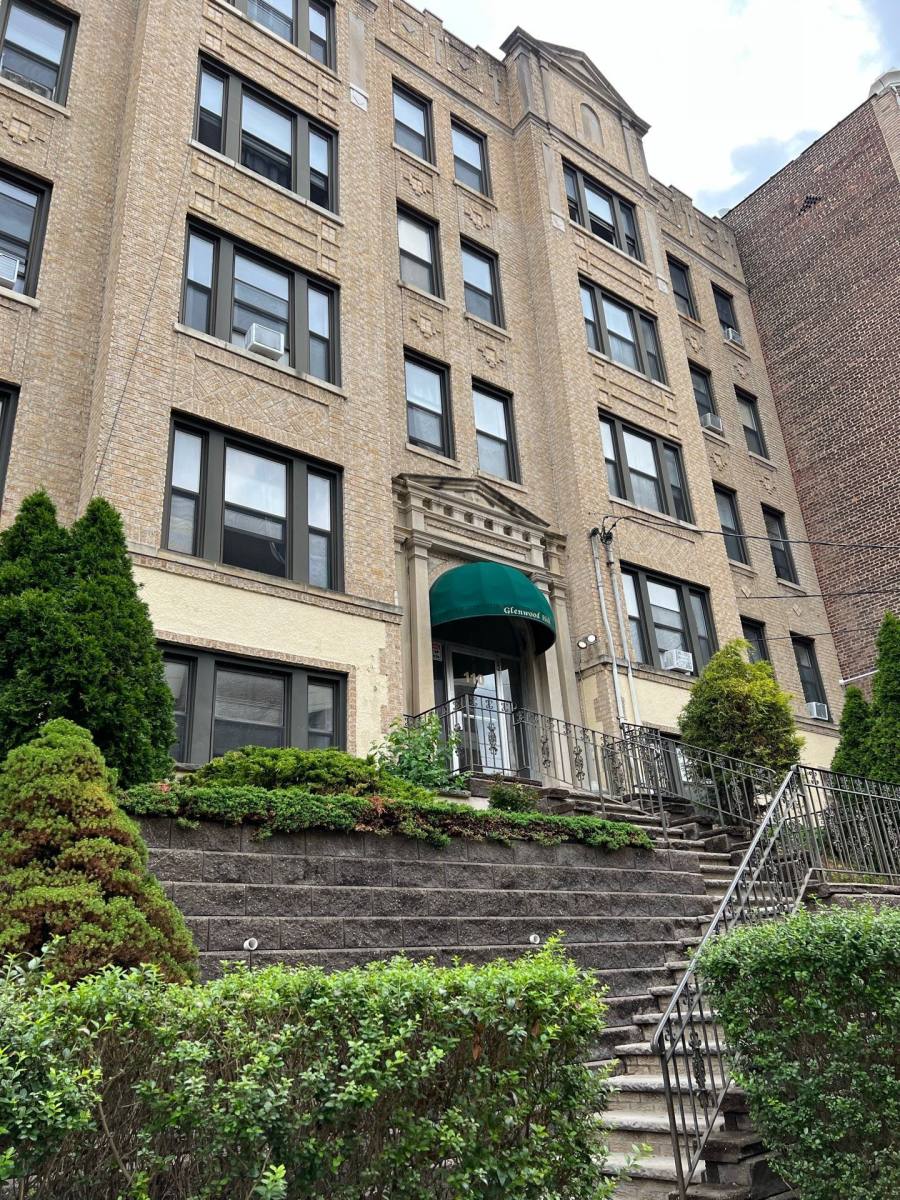 Apartment for rent at 114 Glenwood Ave, Jersey City, NJ 07306