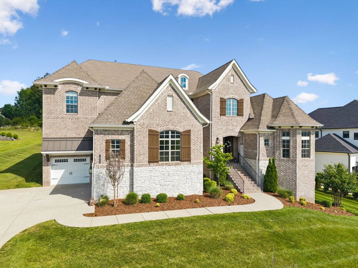 1925 Parade Dr, Brentwood, TN 37027