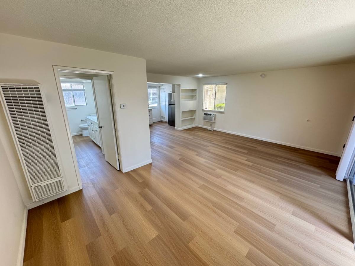 Apartment for rent at 417-421 S Baldwin Ave, Arcadia, CA 91007