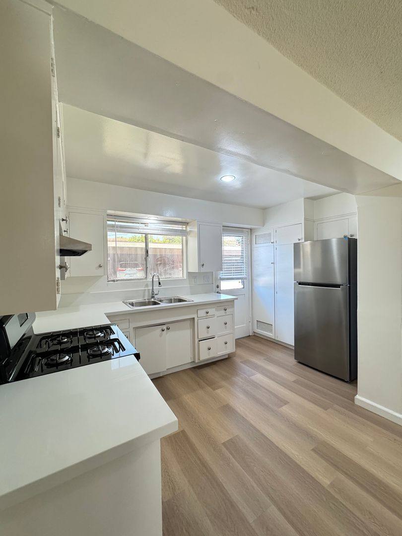 Apartment for rent at 417-421 S Baldwin Ave, Arcadia, CA 91007