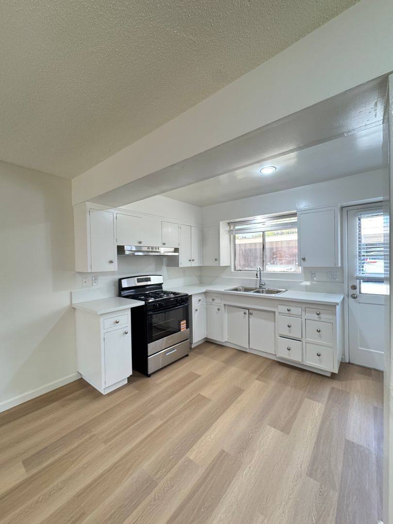 Apartment for rent at 417-421 S Baldwin Ave, Arcadia, CA 91007