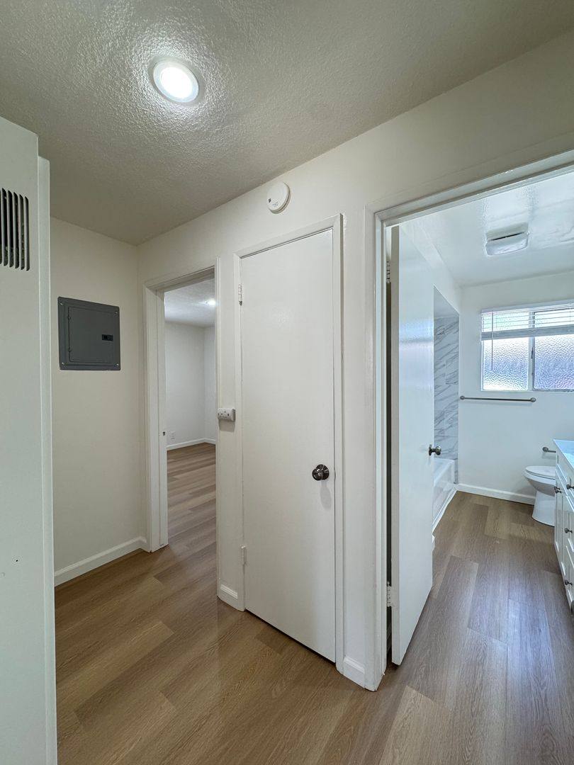 Apartment for rent at 417-421 S Baldwin Ave, Arcadia, CA 91007
