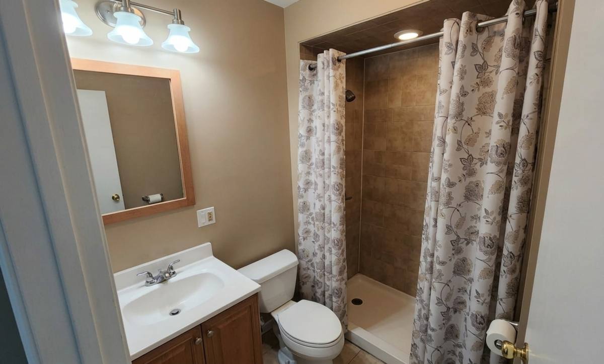 House for rent at 202 W 4 Ave, Roselle, NJ 07203