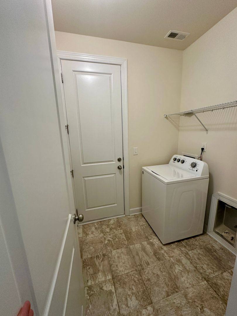 Townhouse for rent at 5607 Garrow Glen Rd, Charlotte, NC 28278