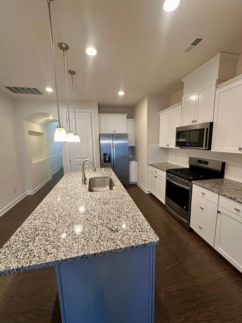 Townhouse for rent at 5607 Garrow Glen Rd, Charlotte, NC 28278