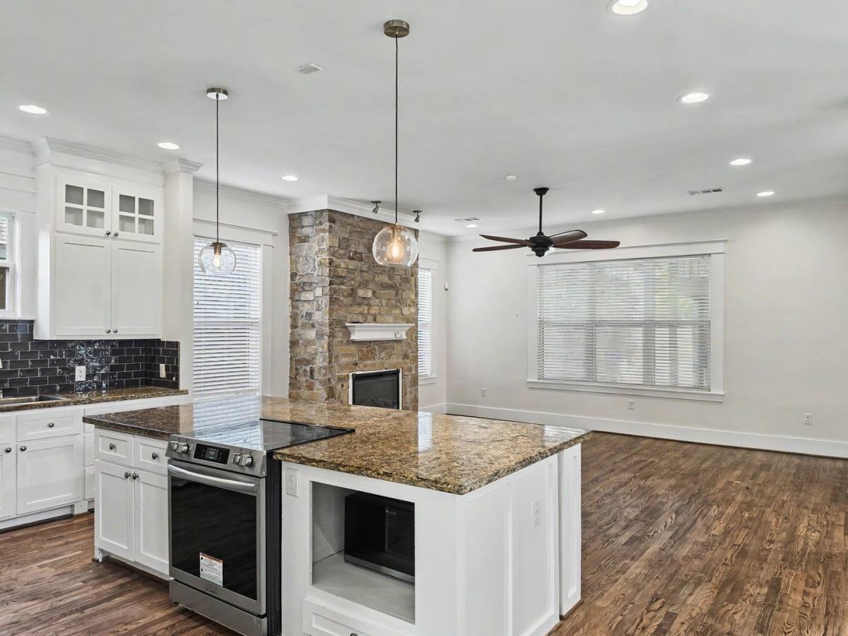 Apartment for rent at 603 Archer St, Houston, TX 77009