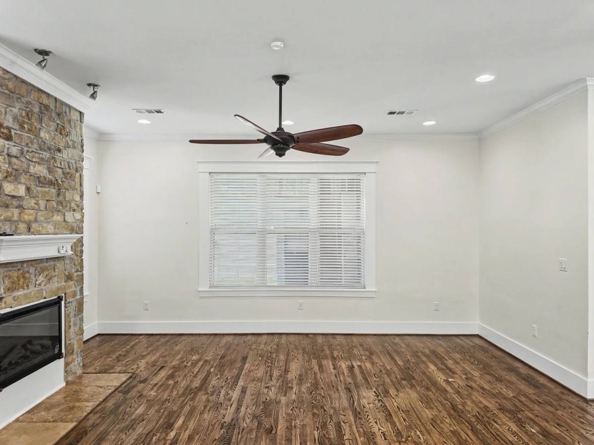 Apartment for rent at 603 Archer St, Houston, TX 77009