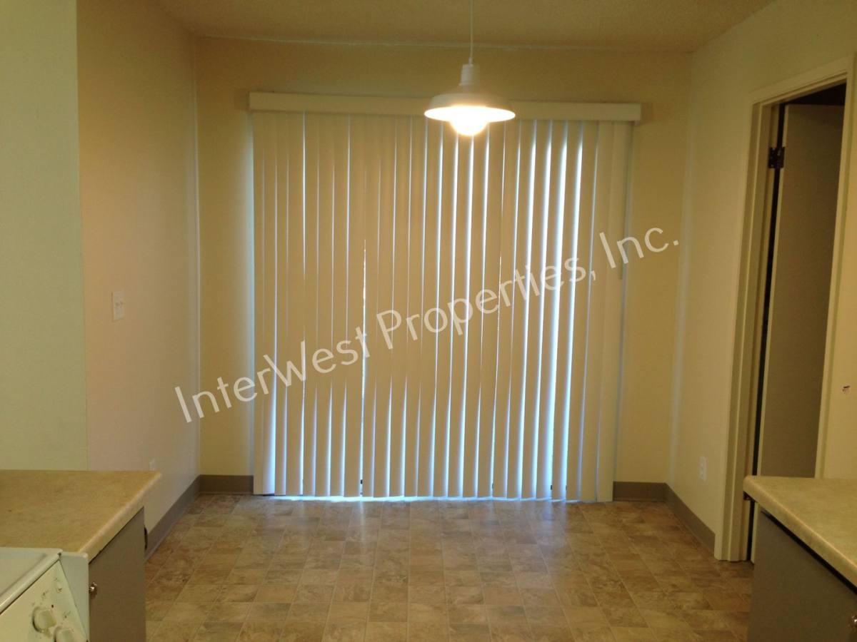 Apartment for rent at 1010 - 1040 W Powell Blvd, Gresham, OR 97030