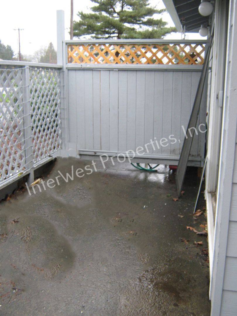 Apartment for rent at 1010 - 1040 W Powell Blvd, Gresham, OR 97030