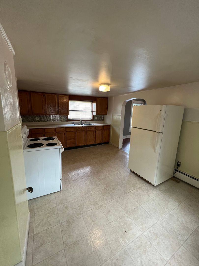 Apartment for rent at 41 3rd Ave, Gloversville, NY 12078