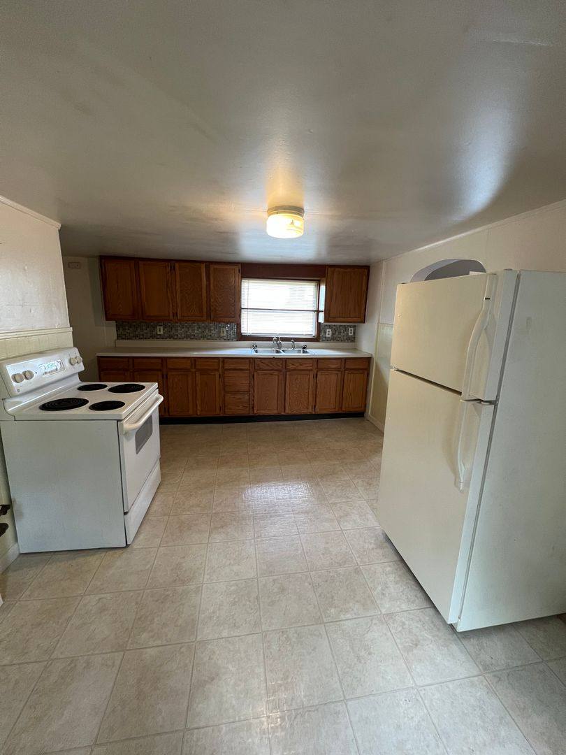 Apartment for rent at 41 3rd Ave, Gloversville, NY 12078