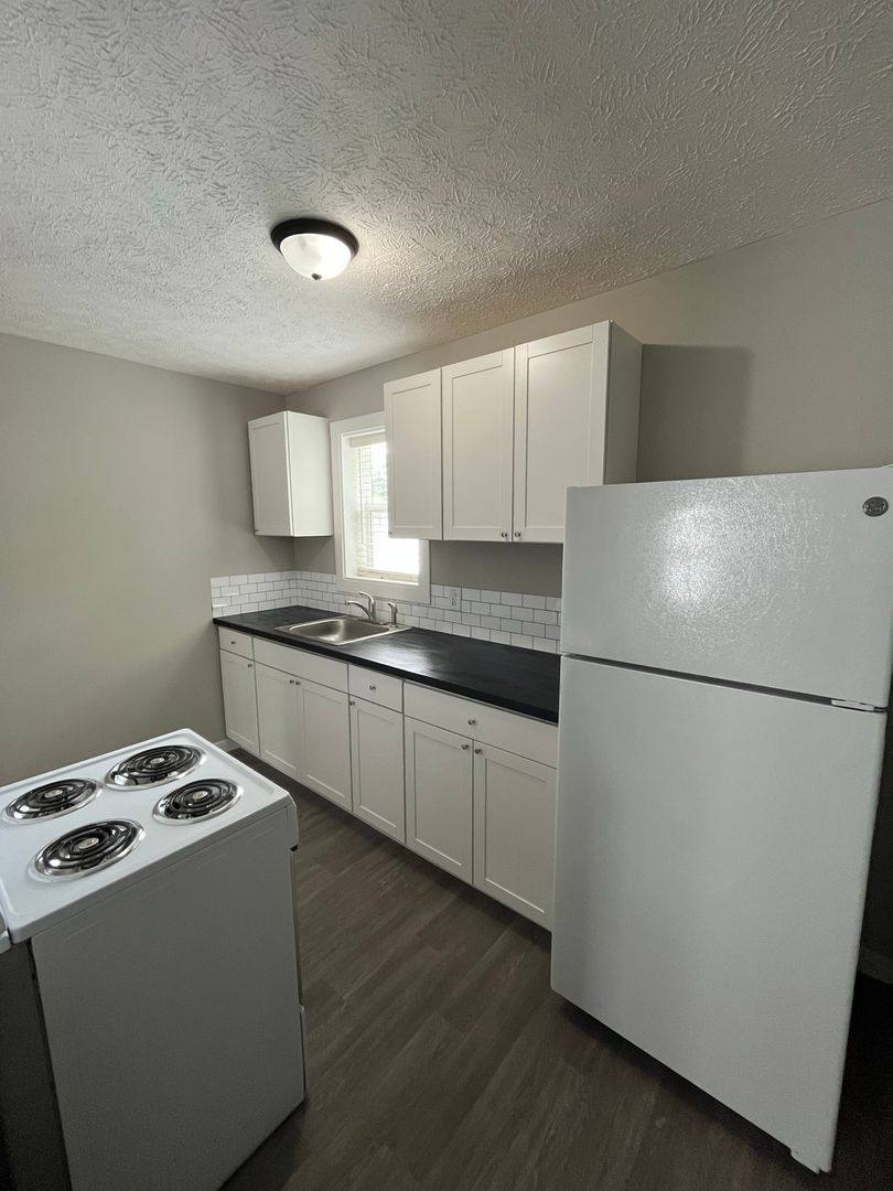 Apartment for rent at 15-17 5th St, Roseville, OH 43777