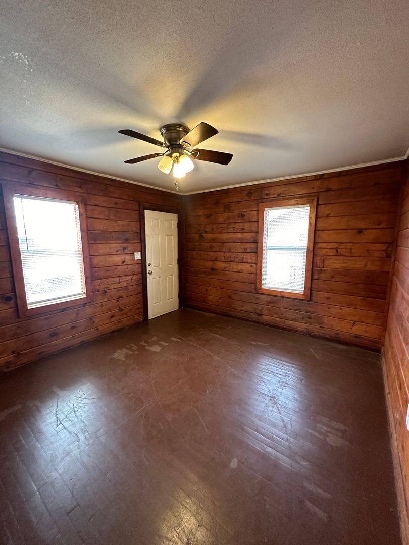 Apartment for rent at 703-705 Sheldon St, Clovis, NM 88101