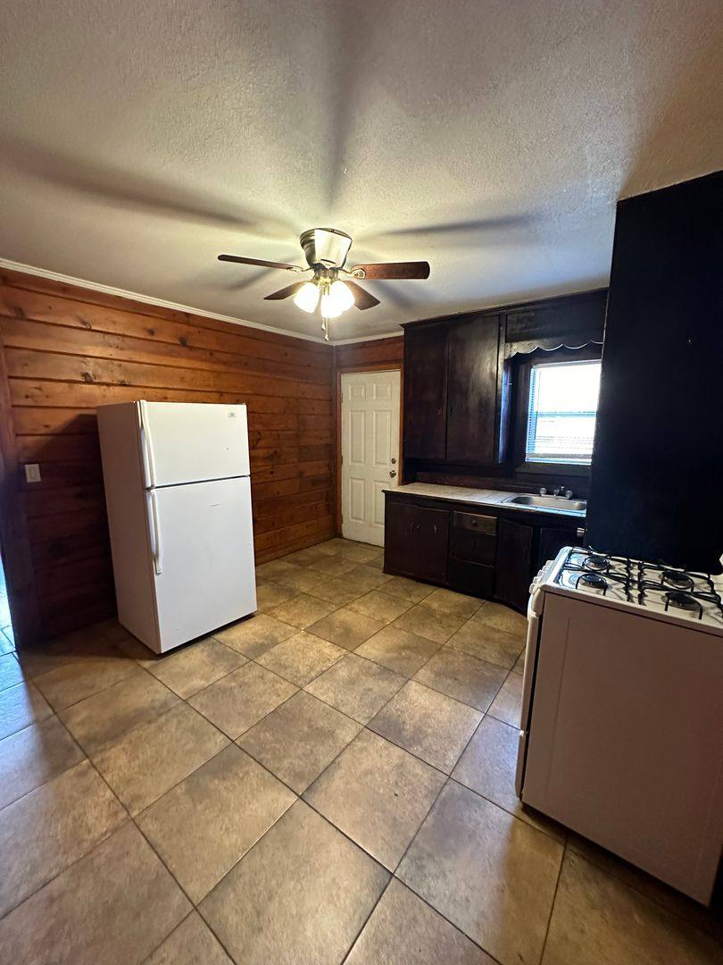 Apartment for rent at 703-705 Sheldon St, Clovis, NM 88101