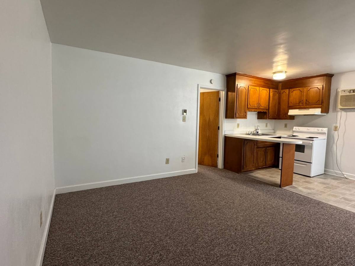 Apartment for rent at 2004 W Broadway, Hopewell, VA 23860