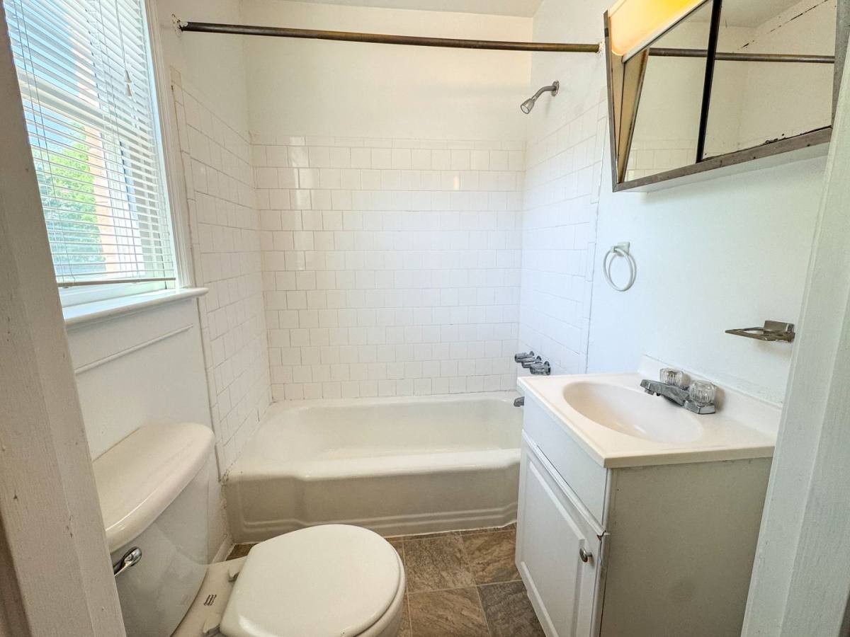 Apartment for rent at 2004 W Broadway, Hopewell, VA 23860