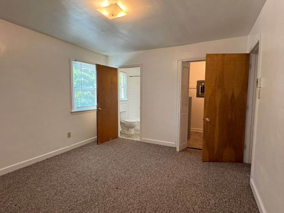 Apartment for rent at 2004 W Broadway, Hopewell, VA 23860