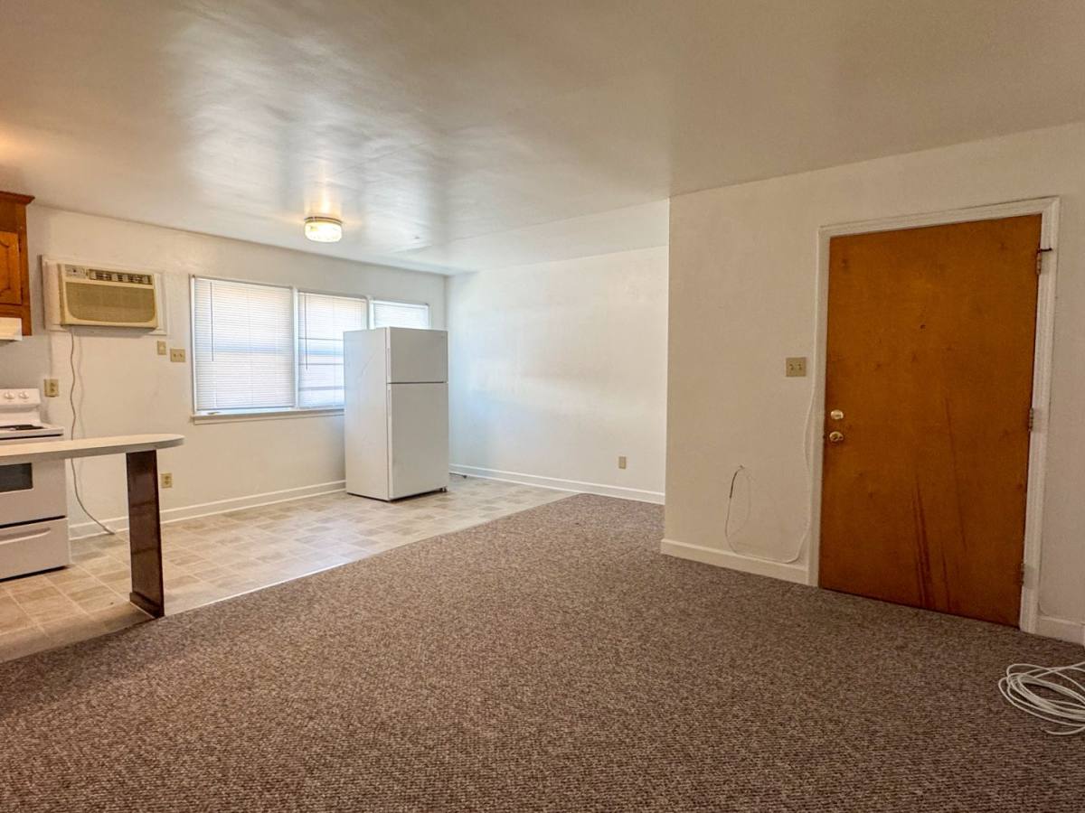 Apartment for rent at 2004 W Broadway, Hopewell, VA 23860