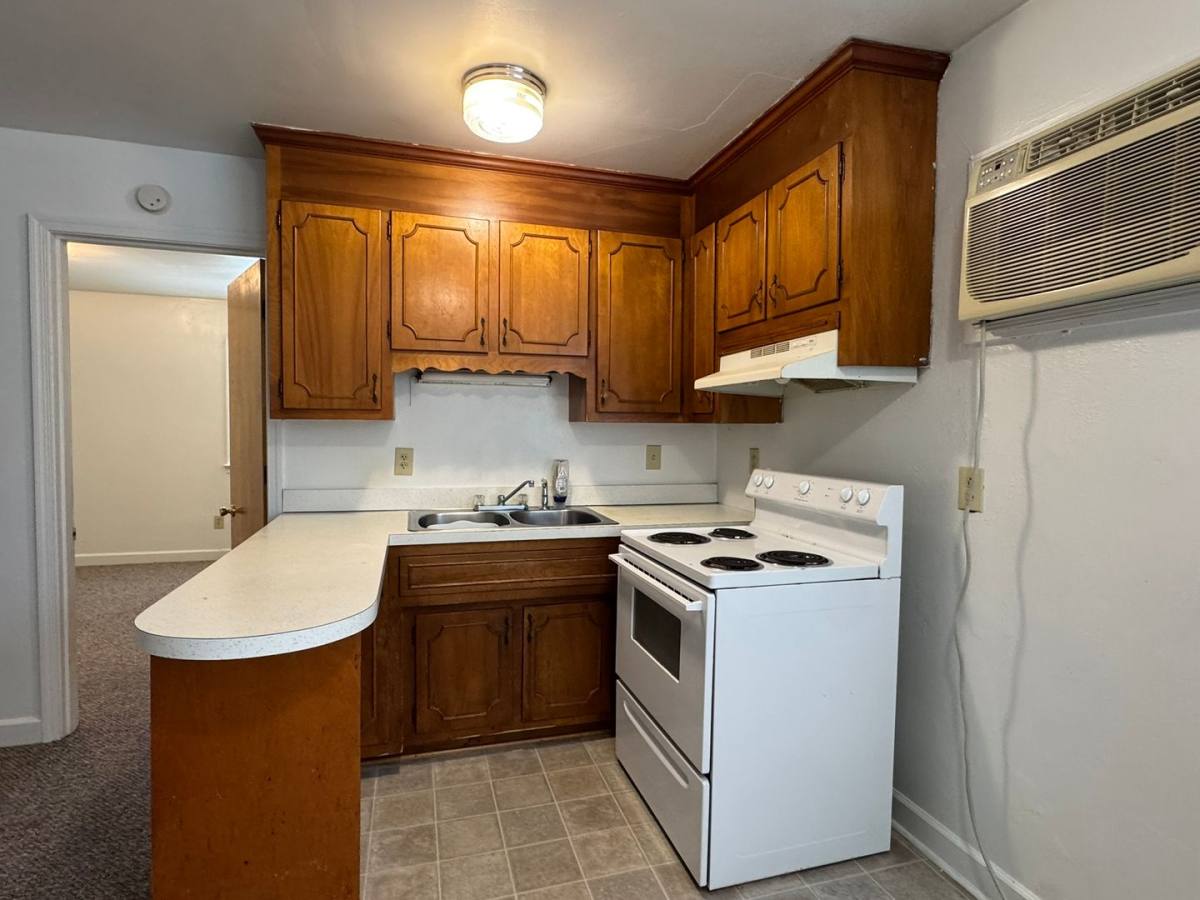 Apartment for rent at 2004 W Broadway, Hopewell, VA 23860