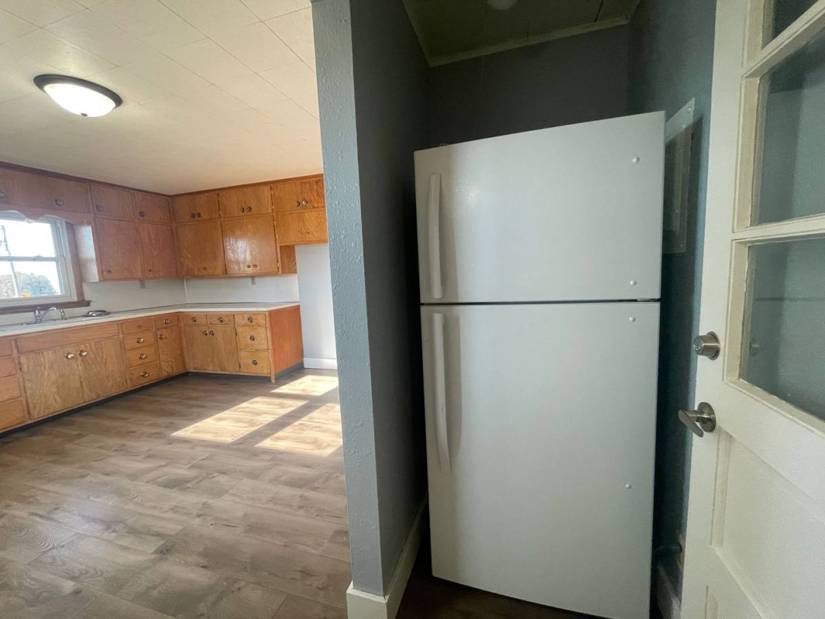 Apartment for rent at 401-403 W Center St, Gilman, IA 50106