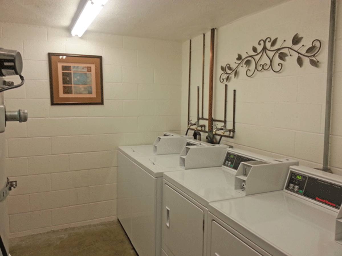 Apartment for rent at 1114 Hopkins Ave, Redwood City, CA 94062
