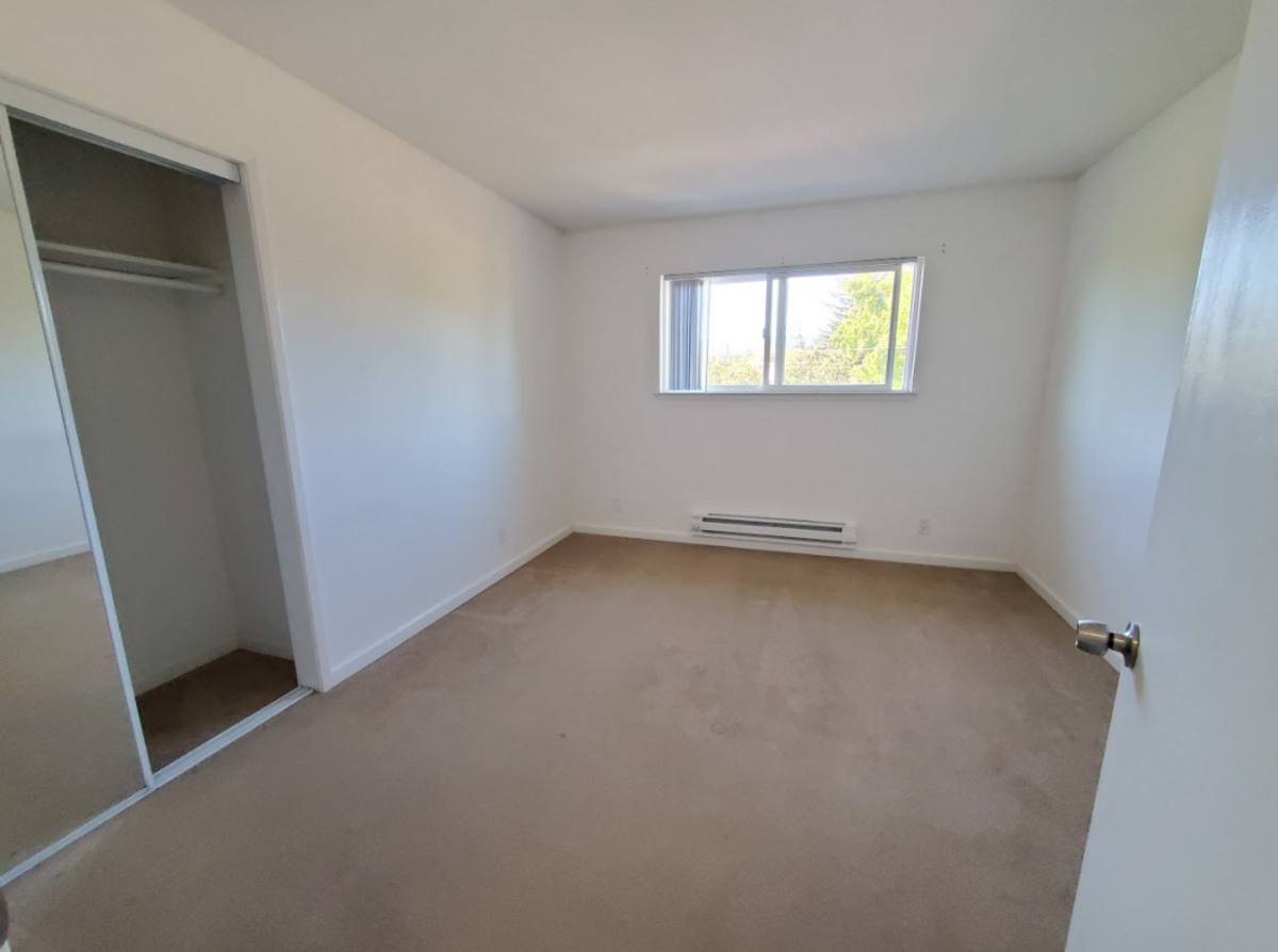 Apartment for rent at 1114 Hopkins Ave, Redwood City, CA 94062
