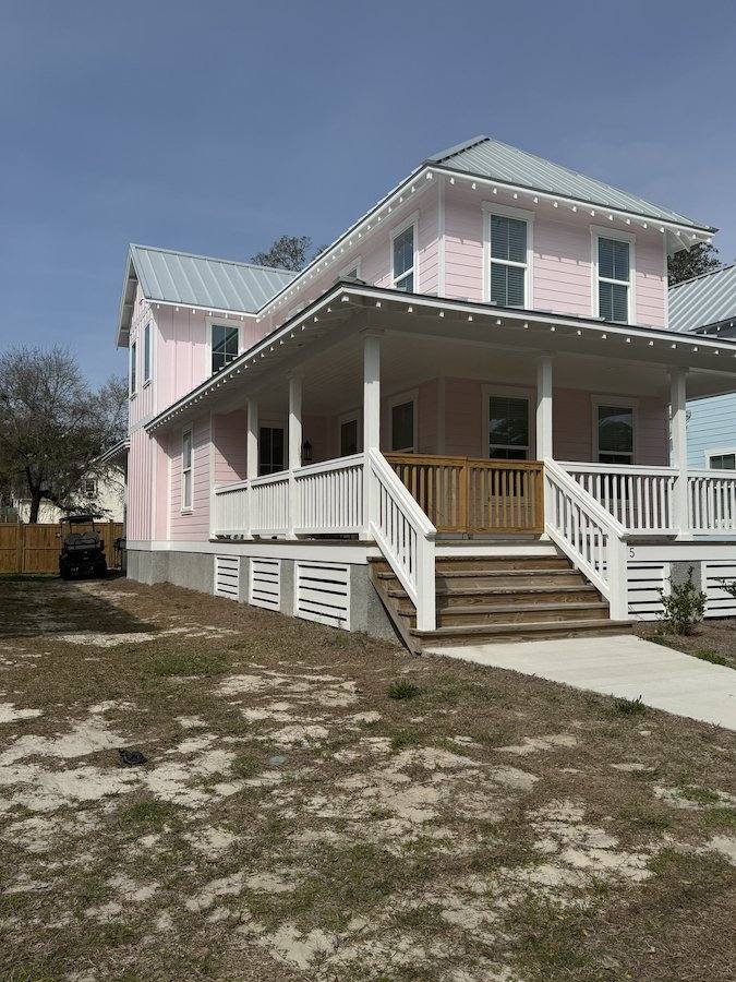 House for rent at 725 N Atlantic Ave, Southport, NC 28461