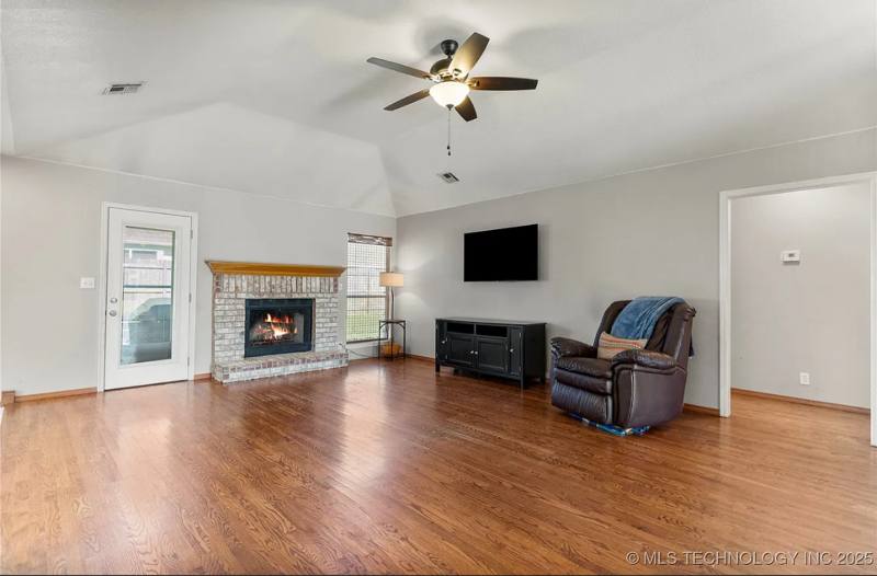 House for rent at 3220 N 3rd Place, Broken Arrow, OK 74012