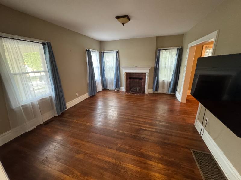 House for rent at 1212 10th St, Huntington, WV 25701