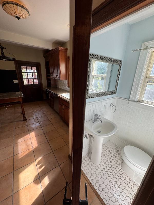 House for rent at 1212 10th St, Huntington, WV 25701