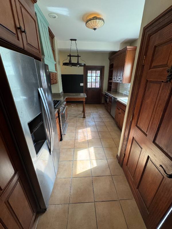House for rent at 1212 10th St, Huntington, WV 25701