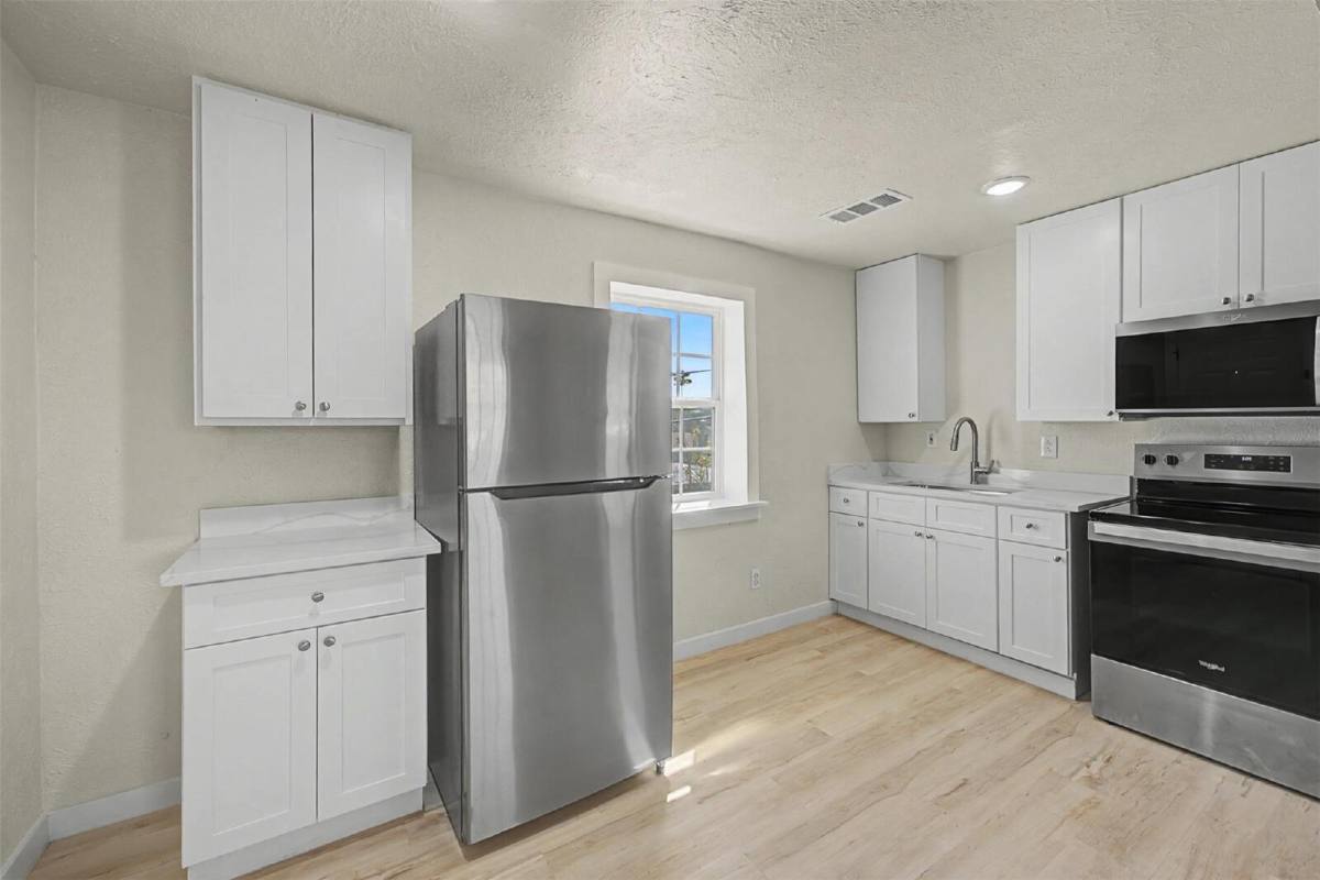 Apartment for rent at 9021 White Settlement Rd, Fort Worth, TX 76108