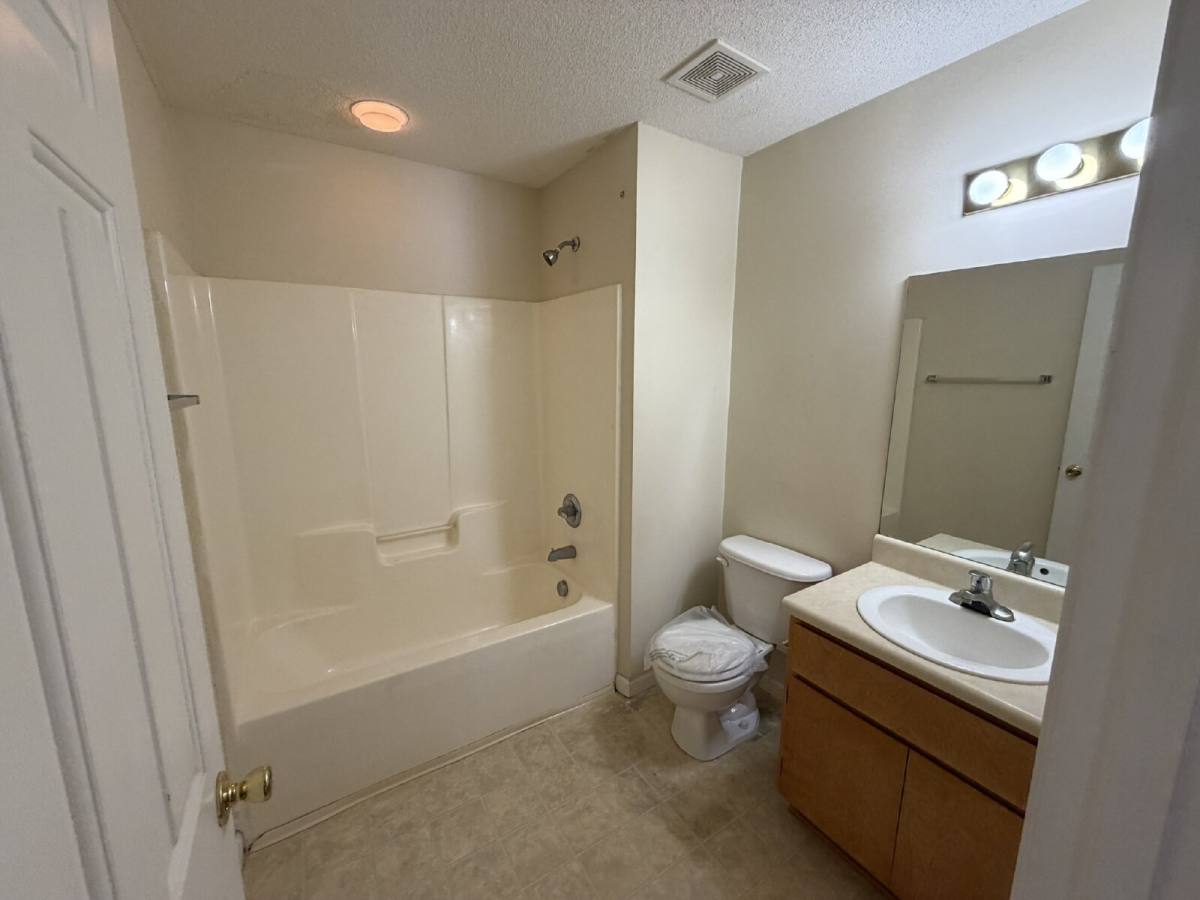Apartment for rent at 101 Hall St, Hinesville, GA 31313