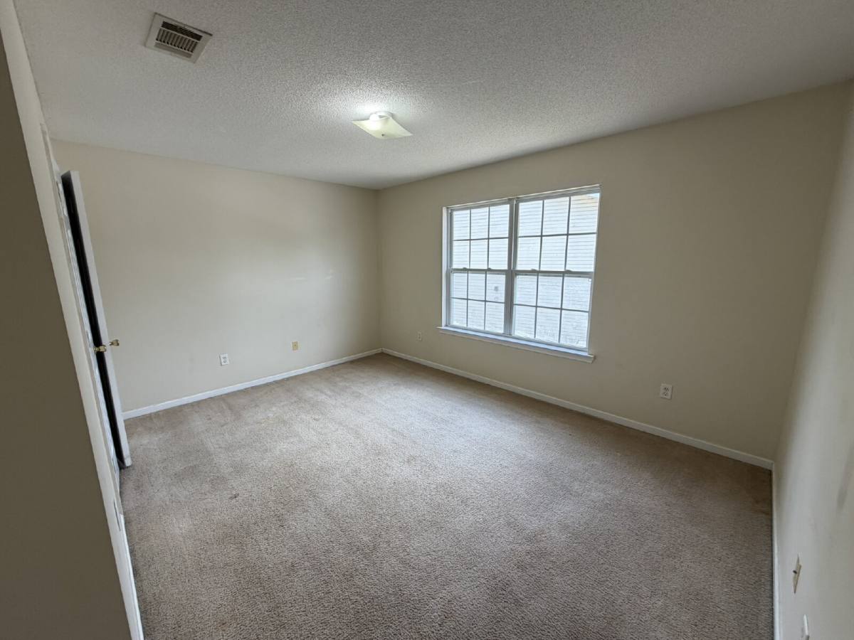 Apartment for rent at 101 Hall St, Hinesville, GA 31313
