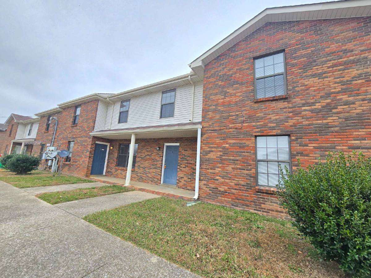 Townhouse for rent at 355-3 Peabody Dr, Clarksville, TN 37042