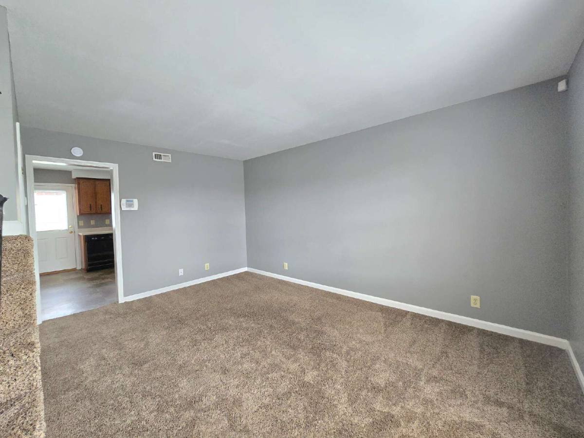 Townhouse for rent at 355-3 Peabody Dr, Clarksville, TN 37042