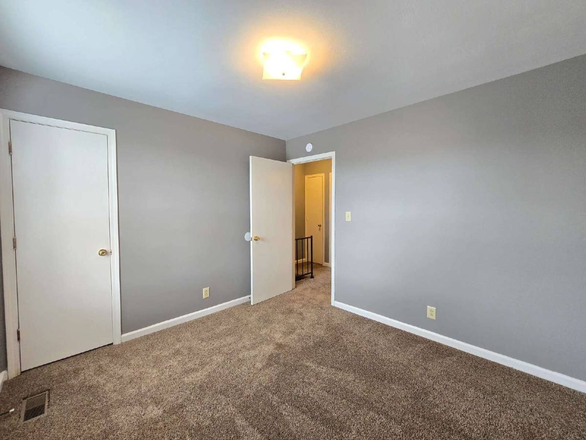 Townhouse for rent at 355-3 Peabody Dr, Clarksville, TN 37042