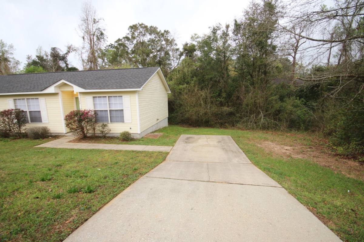 House for rent at 2289 Wyatt St, Pensacola, FL 32514